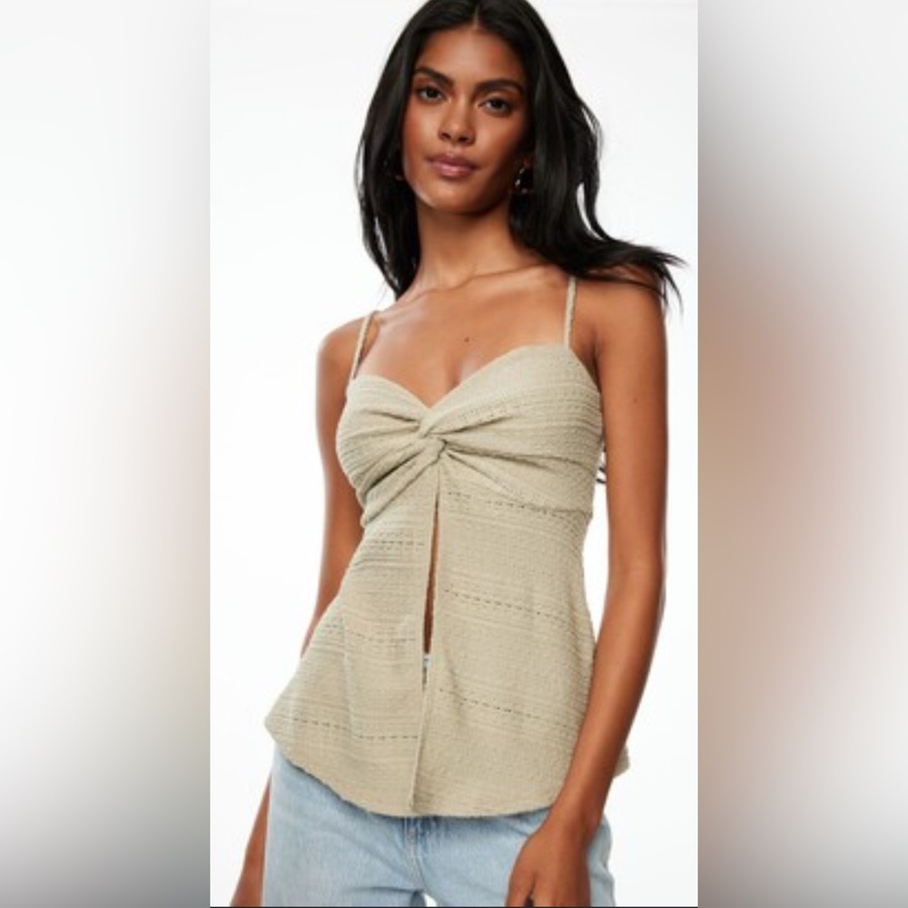 NWT - DYNAMITE - Textured Flyaway Top